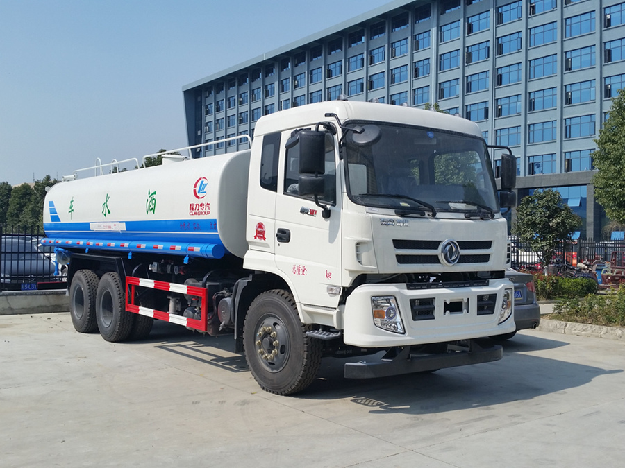 20-22噸新款御龍后8輪?wèn)|風(fēng)灑水車
