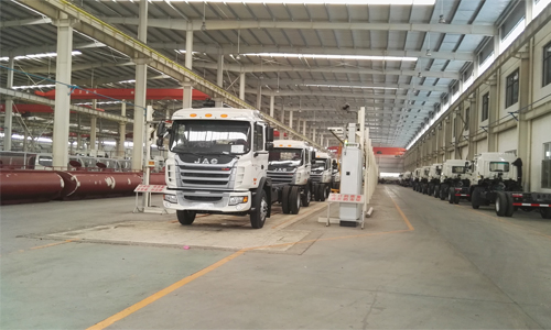 江淮格爾發(fā)<a href=http://www.szpower-inverter.cn/ssc target=_blank class=infotextkey>灑水車</a>批量出口委內(nèi)瑞拉