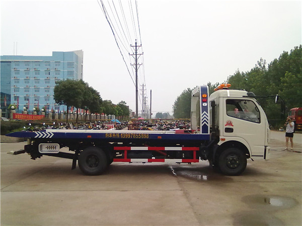 東風(fēng)多利卡平板拖車 東風(fēng)多利卡平板拖車