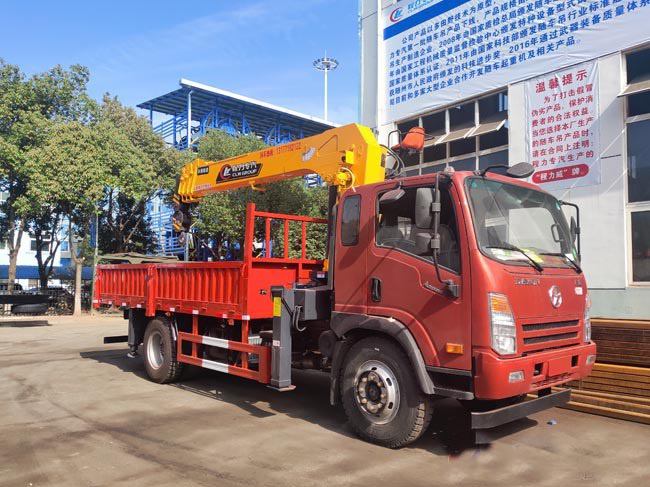 程力隨車(chē)吊8噸短軸距